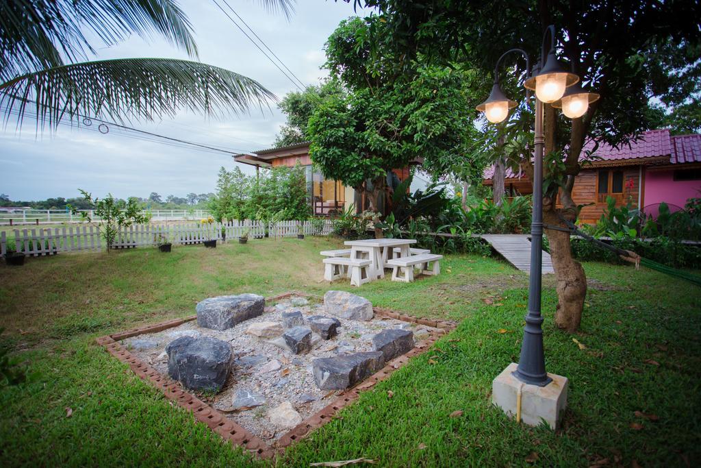 Romyen House Hotel Ban Nong Nam Khan Luaran gambar